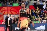 齐发力！首节江苏全队30分 贾尔斯&亨特合砍26分